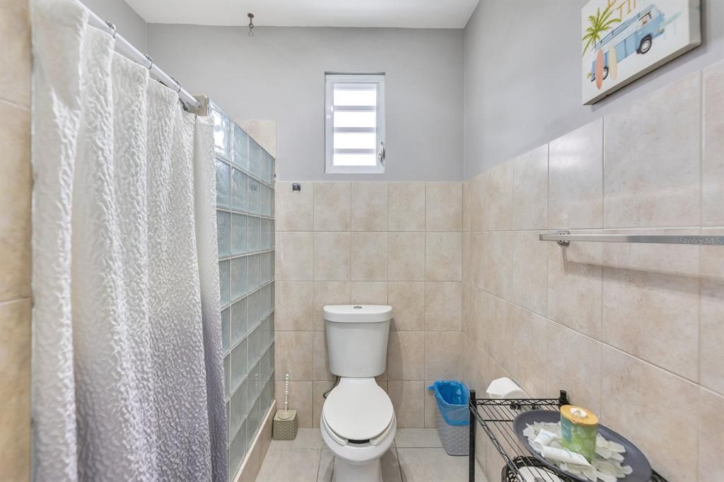 На продажу: $799,000 (3 спален, 2 ванн, 2500 Квадратных фут)