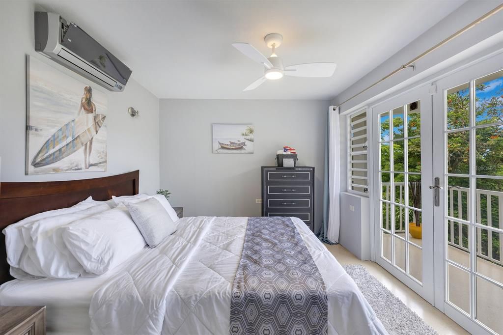 На продажу: $799,000 (3 спален, 2 ванн, 2500 Квадратных фут)