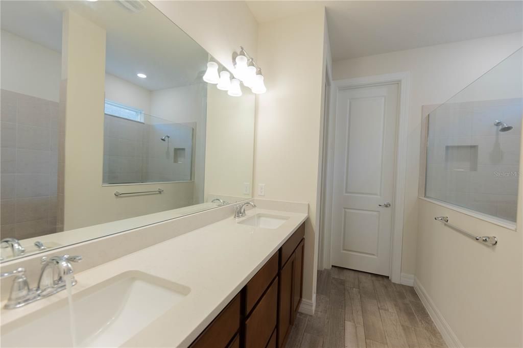 待售: $860,000 (5 贝兹, 4 浴室, 4447 平方英尺)