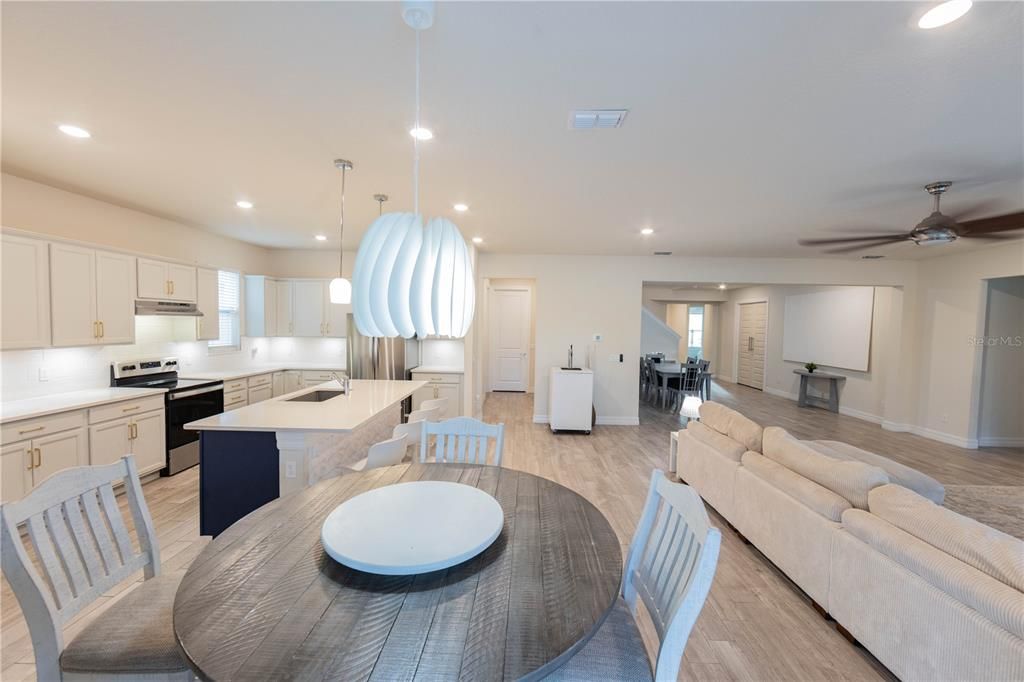 待售: $860,000 (5 贝兹, 4 浴室, 4447 平方英尺)