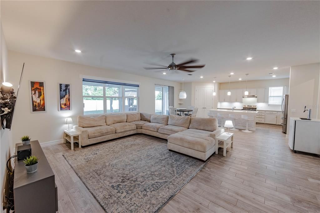 待售: $860,000 (5 贝兹, 4 浴室, 4447 平方英尺)