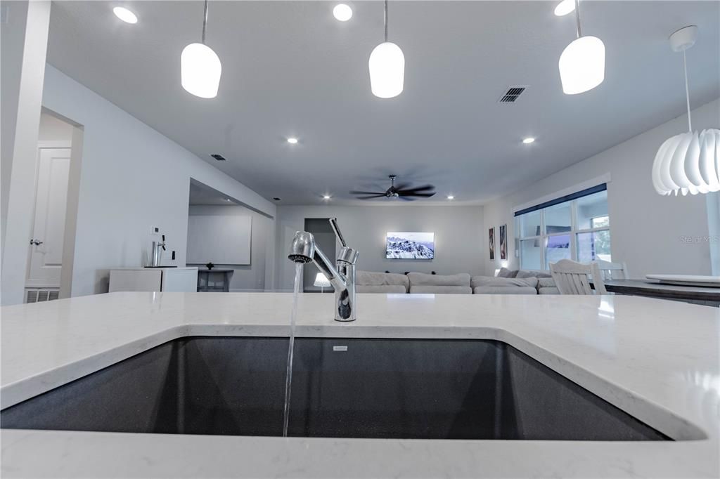 待售: $860,000 (5 贝兹, 4 浴室, 4447 平方英尺)