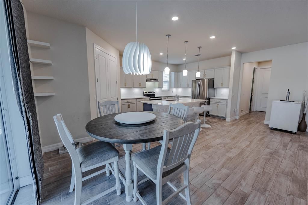 待售: $860,000 (5 贝兹, 4 浴室, 4447 平方英尺)