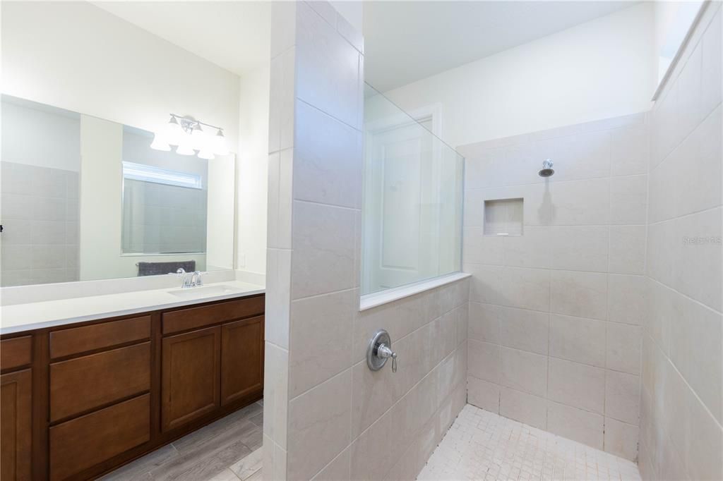 待售: $860,000 (5 贝兹, 4 浴室, 4447 平方英尺)