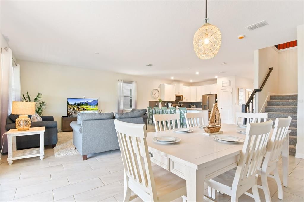 For Sale: $985,000 (8 beds, 5 baths, 4411 Square Feet)