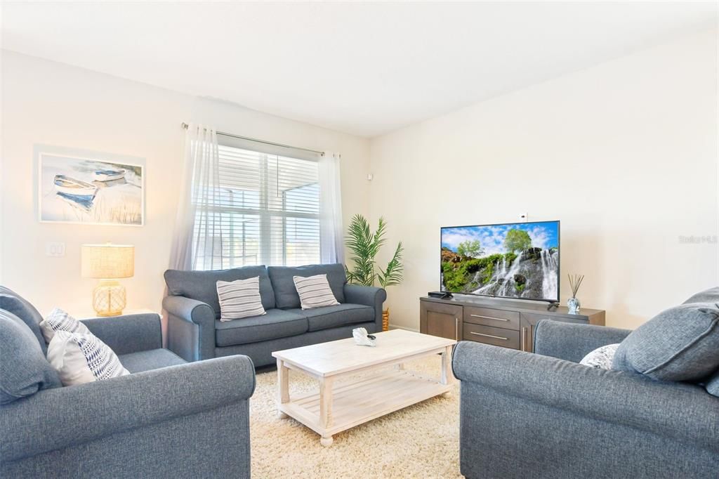 For Sale: $985,000 (8 beds, 5 baths, 4411 Square Feet)