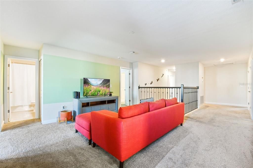 For Sale: $985,000 (8 beds, 5 baths, 4411 Square Feet)