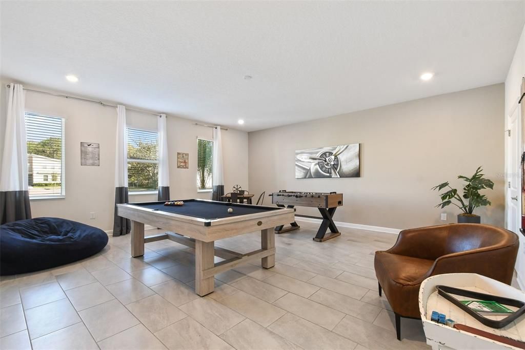 For Sale: $985,000 (8 beds, 5 baths, 4411 Square Feet)