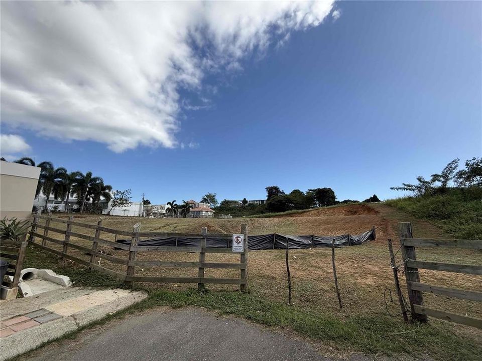 待售: $149,000 (0.50 acres)