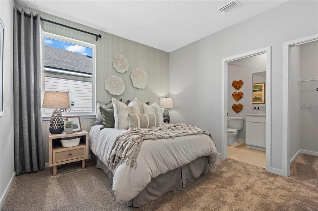 Activo con contrato: $524,990 (4 camas, 3 baños, 2823 Pies cuadrados)