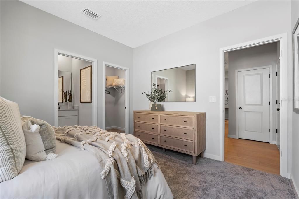 Activo con contrato: $524,990 (4 camas, 3 baños, 2823 Pies cuadrados)