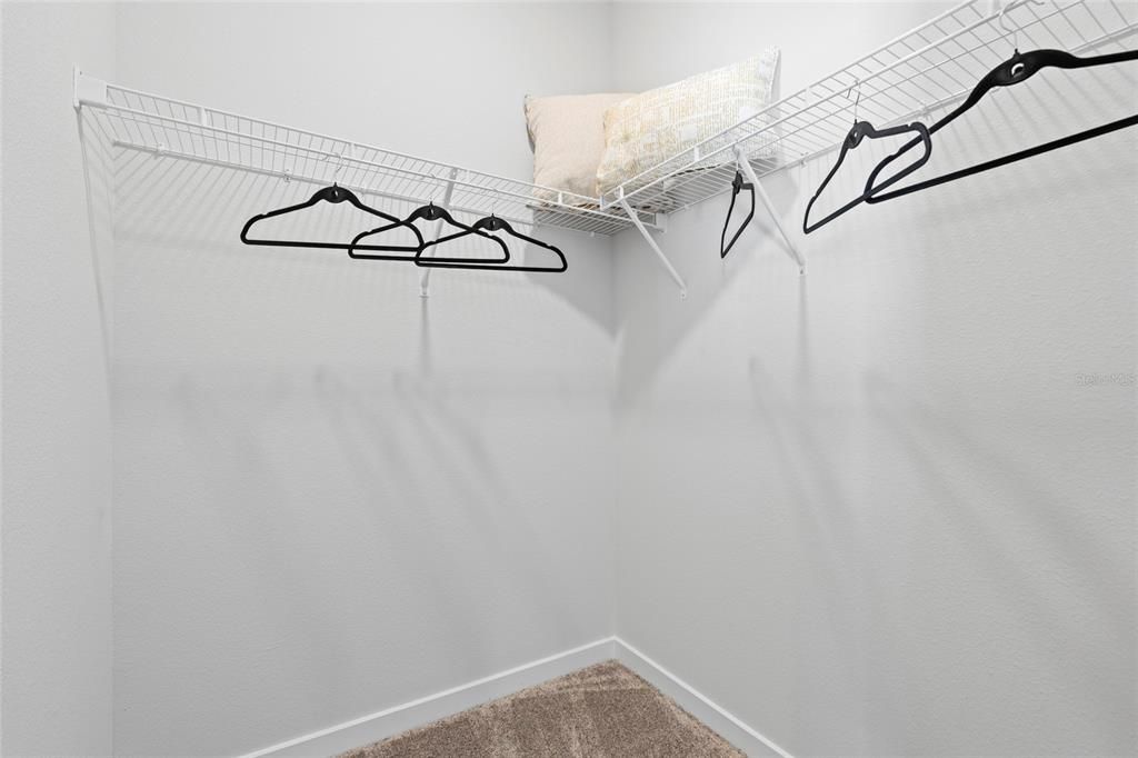 Activo con contrato: $524,990 (4 camas, 3 baños, 2823 Pies cuadrados)