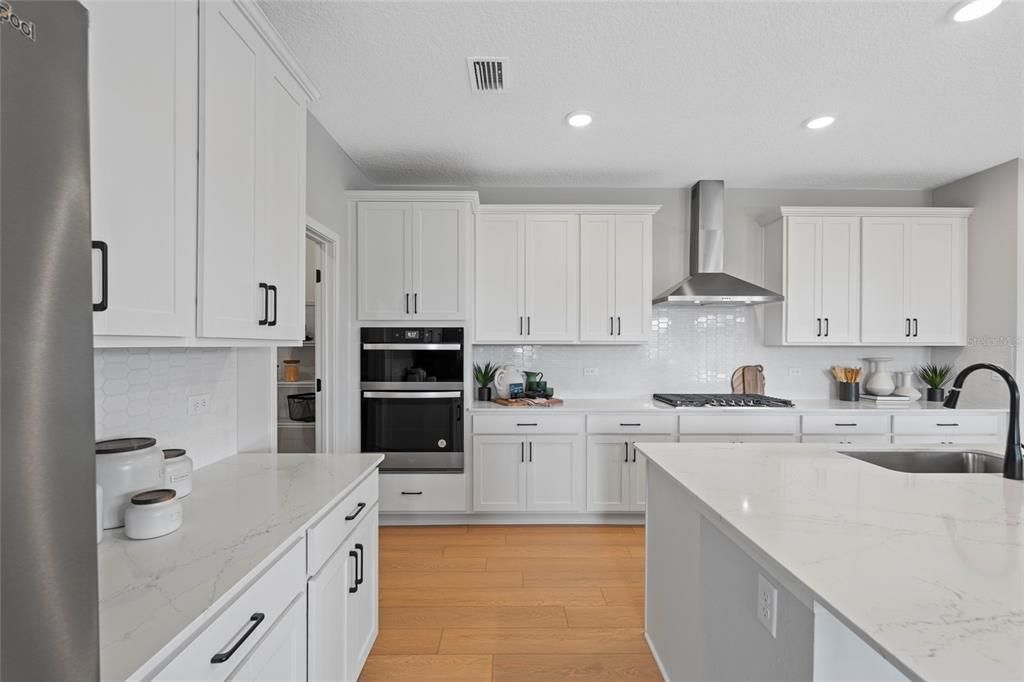 Activo con contrato: $524,990 (4 camas, 3 baños, 2823 Pies cuadrados)