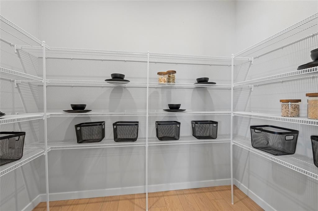 Activo con contrato: $524,990 (4 camas, 3 baños, 2823 Pies cuadrados)