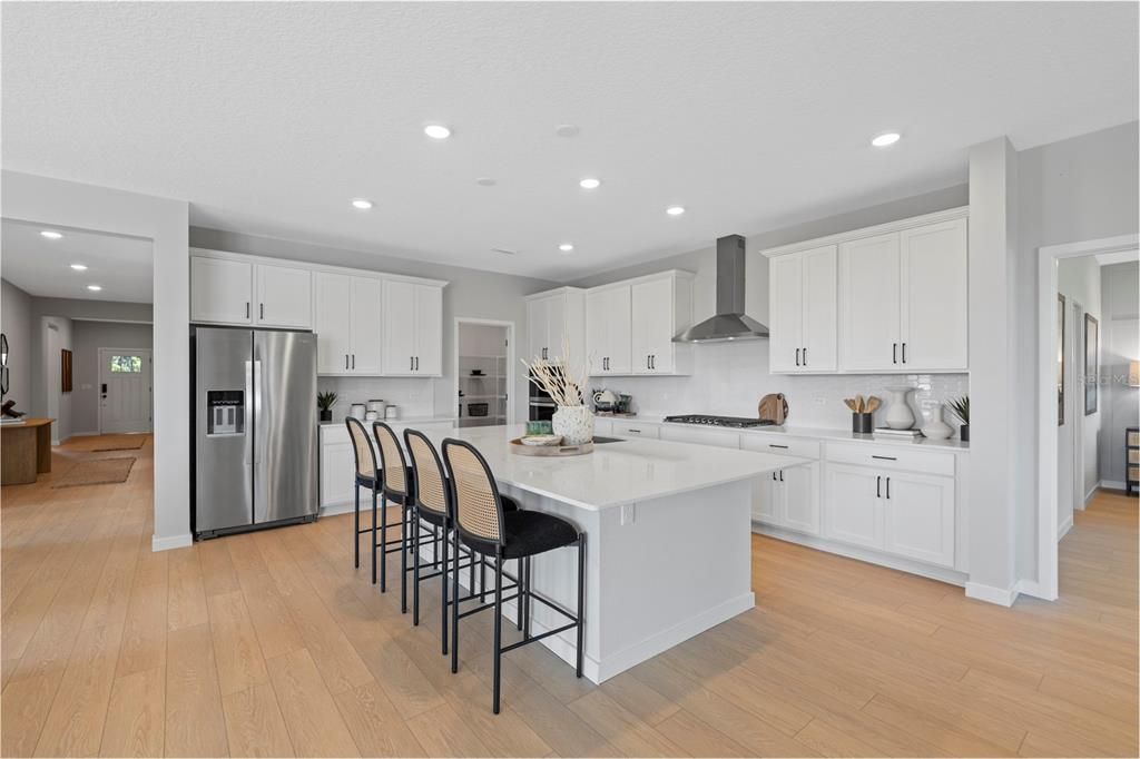 Activo con contrato: $524,990 (4 camas, 3 baños, 2823 Pies cuadrados)