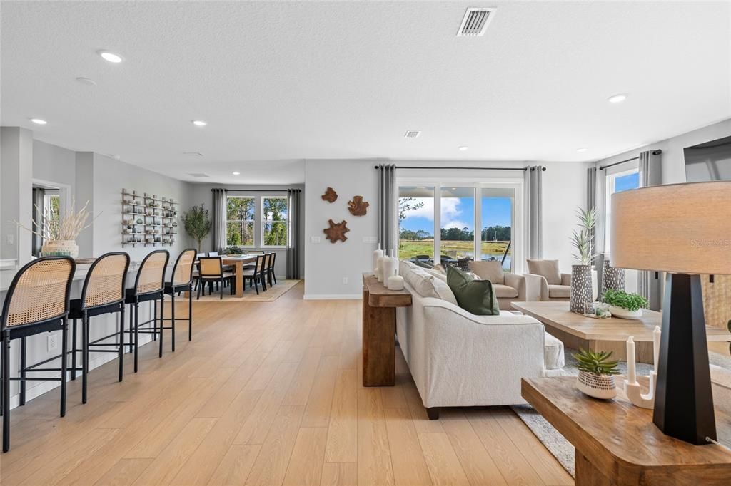 Activo con contrato: $524,990 (4 camas, 3 baños, 2823 Pies cuadrados)