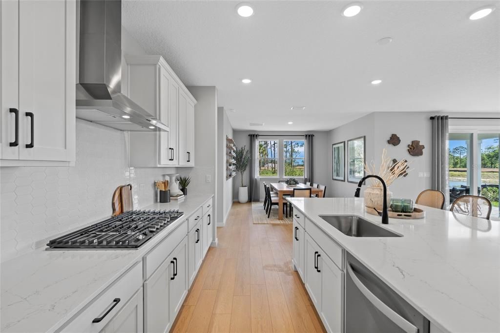 Activo con contrato: $524,990 (4 camas, 3 baños, 2823 Pies cuadrados)