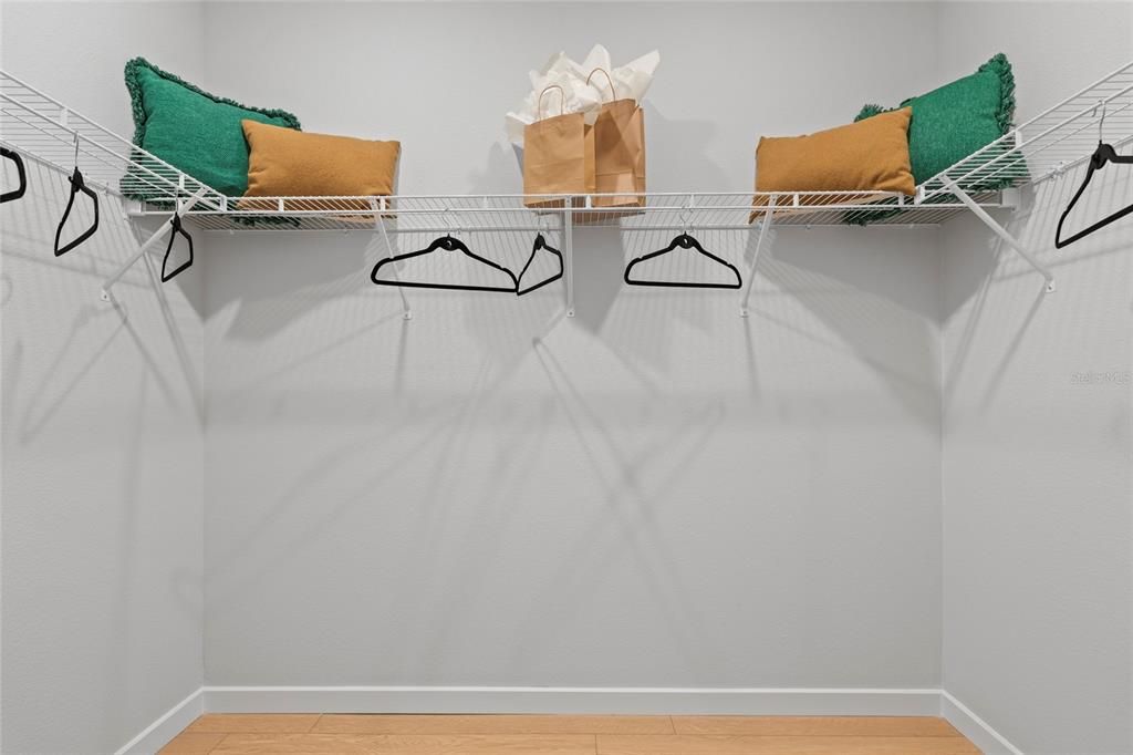 Activo con contrato: $524,990 (4 camas, 3 baños, 2823 Pies cuadrados)