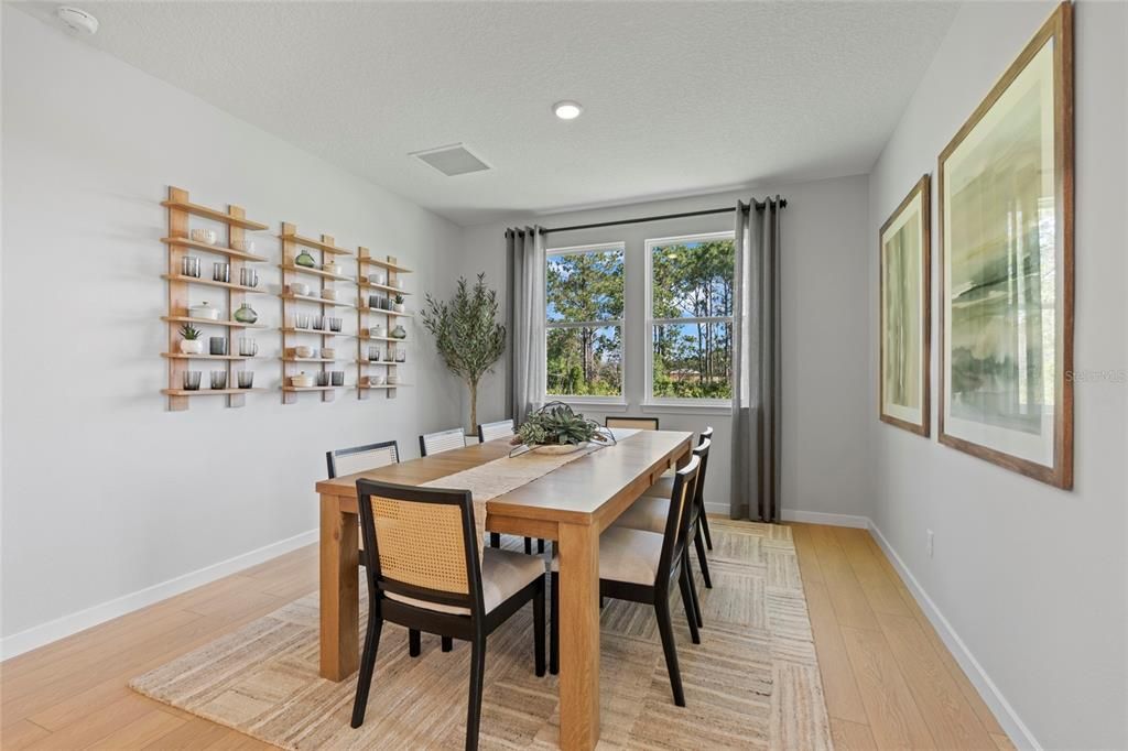 Activo con contrato: $524,990 (4 camas, 3 baños, 2823 Pies cuadrados)