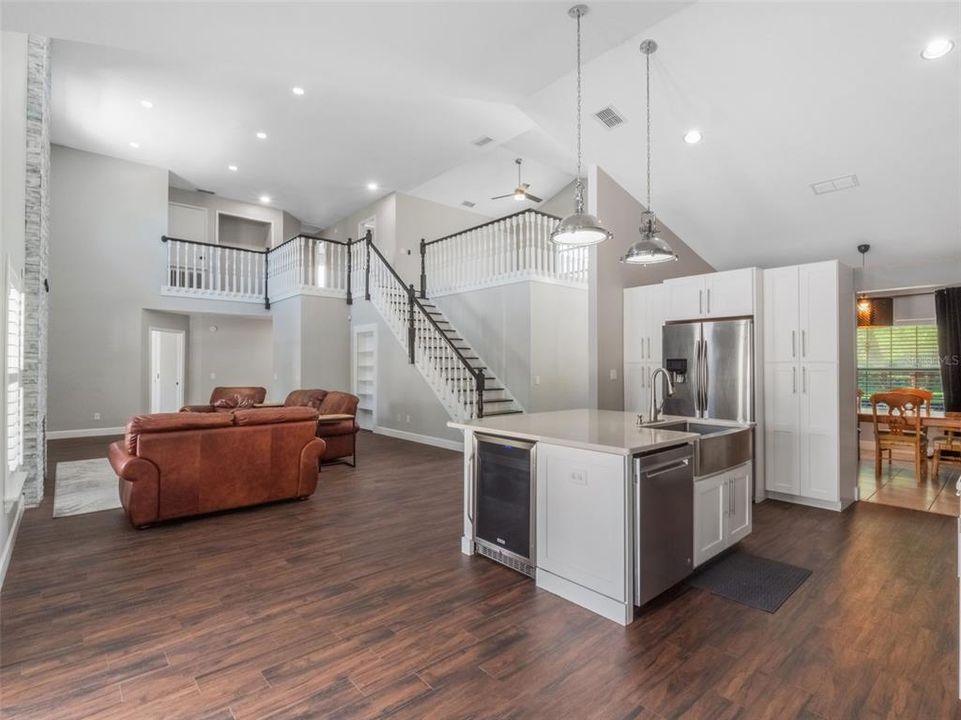 На продажу: $1,244,900 (4 спален, 2 ванн, 2924 Квадратных фут)