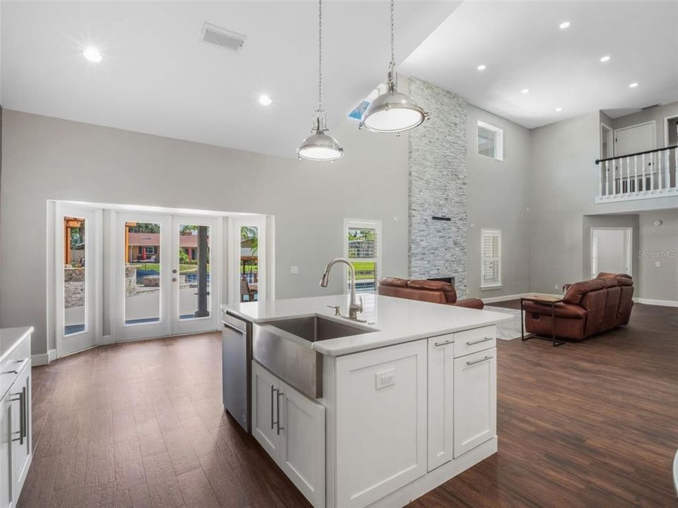 На продажу: $1,244,900 (4 спален, 2 ванн, 2924 Квадратных фут)