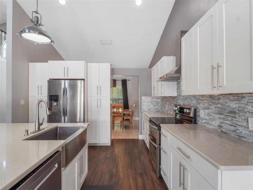 На продажу: $1,244,900 (4 спален, 2 ванн, 2924 Квадратных фут)