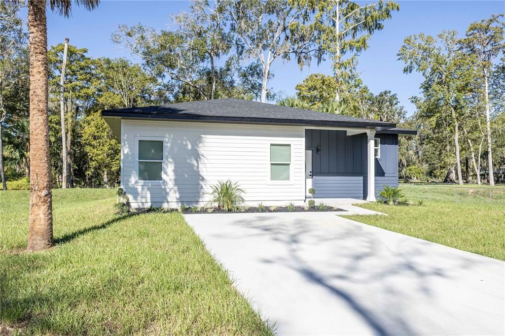 For Sale: $234,000 (3 beds, 2 baths, 1062 Square Feet)