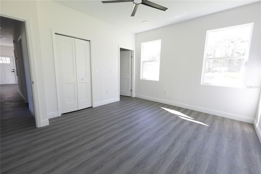 For Sale: $234,000 (3 beds, 2 baths, 1062 Square Feet)