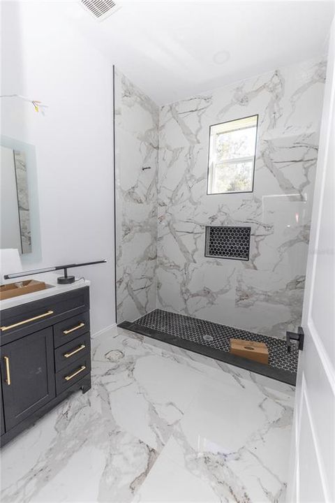 For Sale: $234,000 (3 beds, 2 baths, 1062 Square Feet)