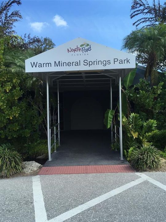 合同活跃: $142,000 (2 贝兹, 2 浴室, 1079 平方英尺)