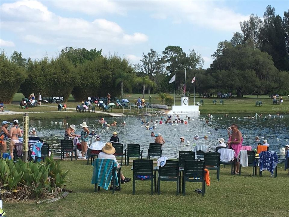 合同活跃: $142,000 (2 贝兹, 2 浴室, 1079 平方英尺)