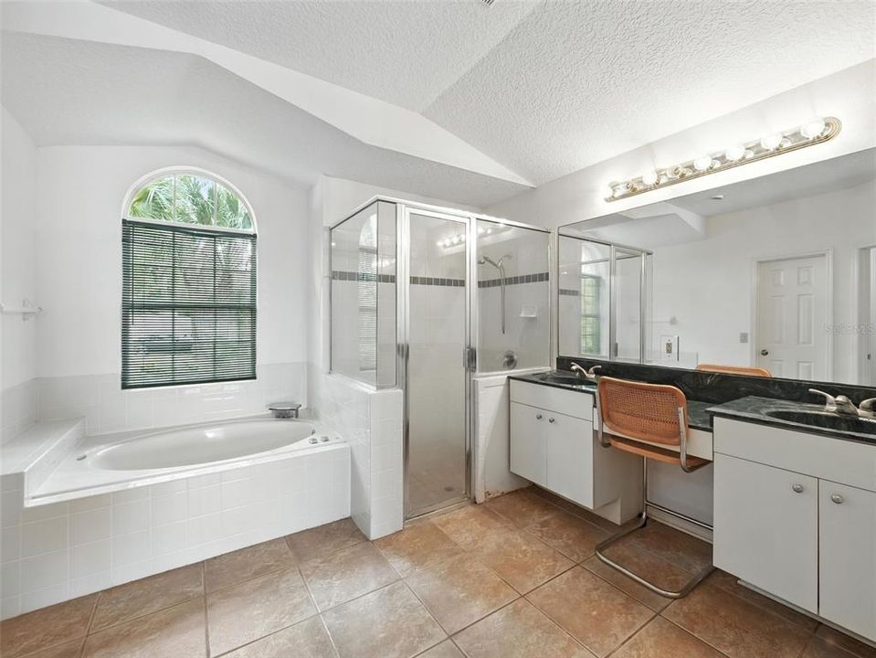 На продажу: $540,000 (3 спален, 2 ванн, 2106 Квадратных фут)