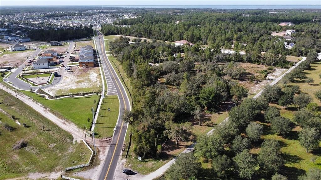 待售: $1,600,000 (5.37 acres)