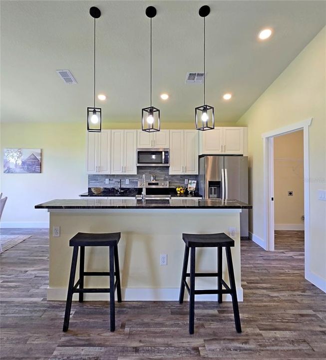 For Sale: $315,000 (3 beds, 2 baths, 1612 Square Feet)