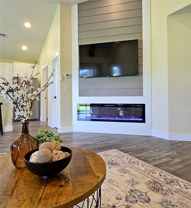 For Sale: $315,000 (3 beds, 2 baths, 1612 Square Feet)