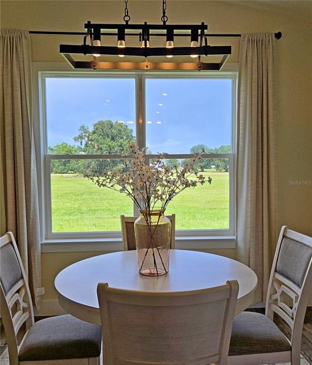 For Sale: $315,000 (3 beds, 2 baths, 1612 Square Feet)