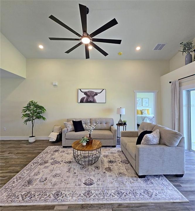 For Sale: $315,000 (3 beds, 2 baths, 1612 Square Feet)