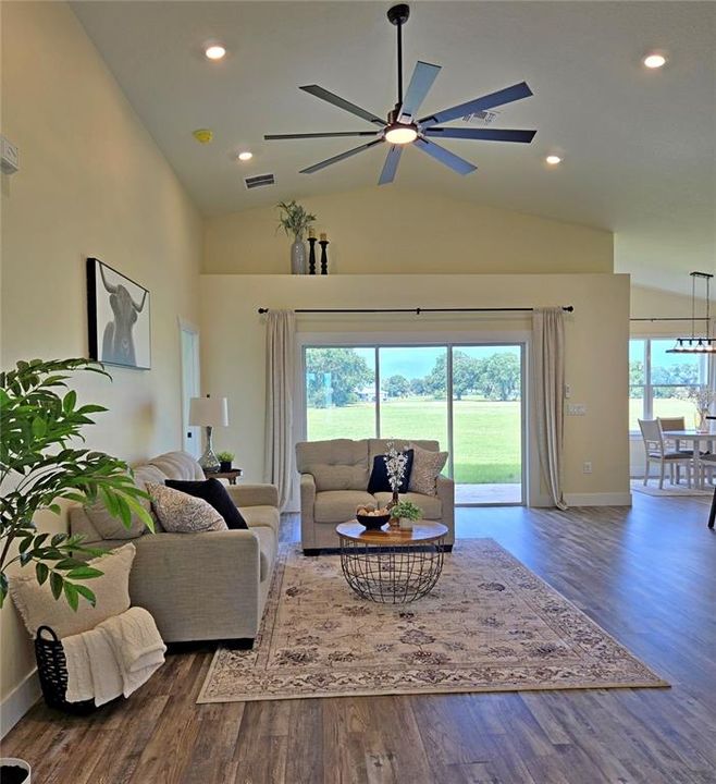 For Sale: $315,000 (3 beds, 2 baths, 1612 Square Feet)