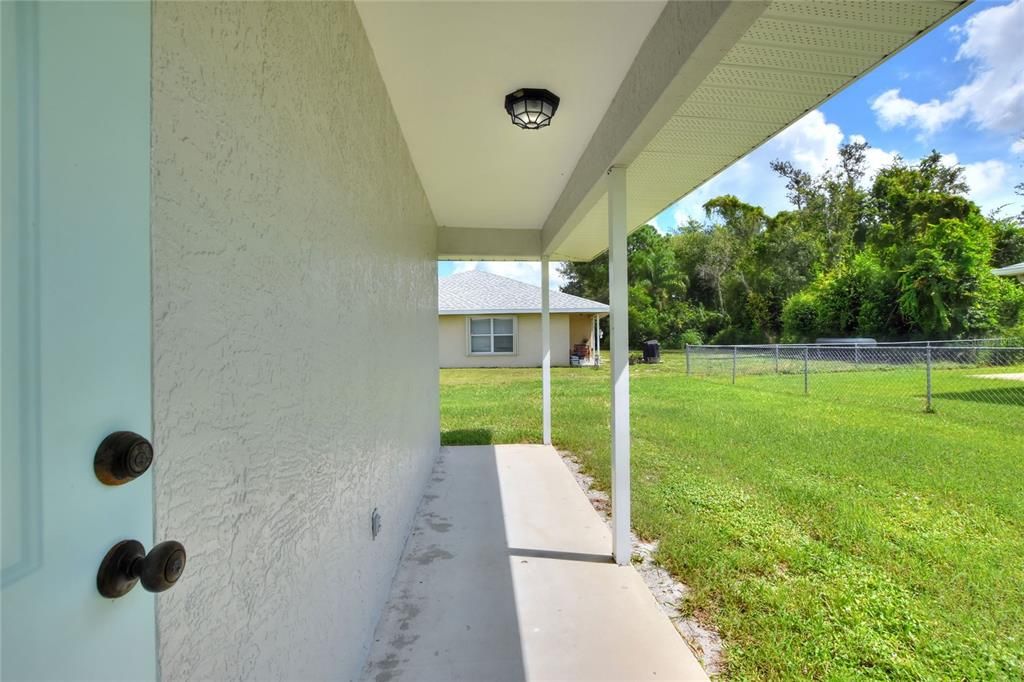 待售: $225,000 (2 贝兹, 2 浴室, 1226 平方英尺)