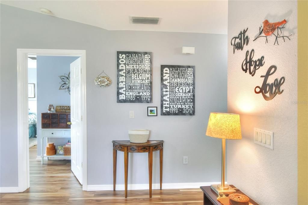 待售: $225,000 (2 贝兹, 2 浴室, 1226 平方英尺)