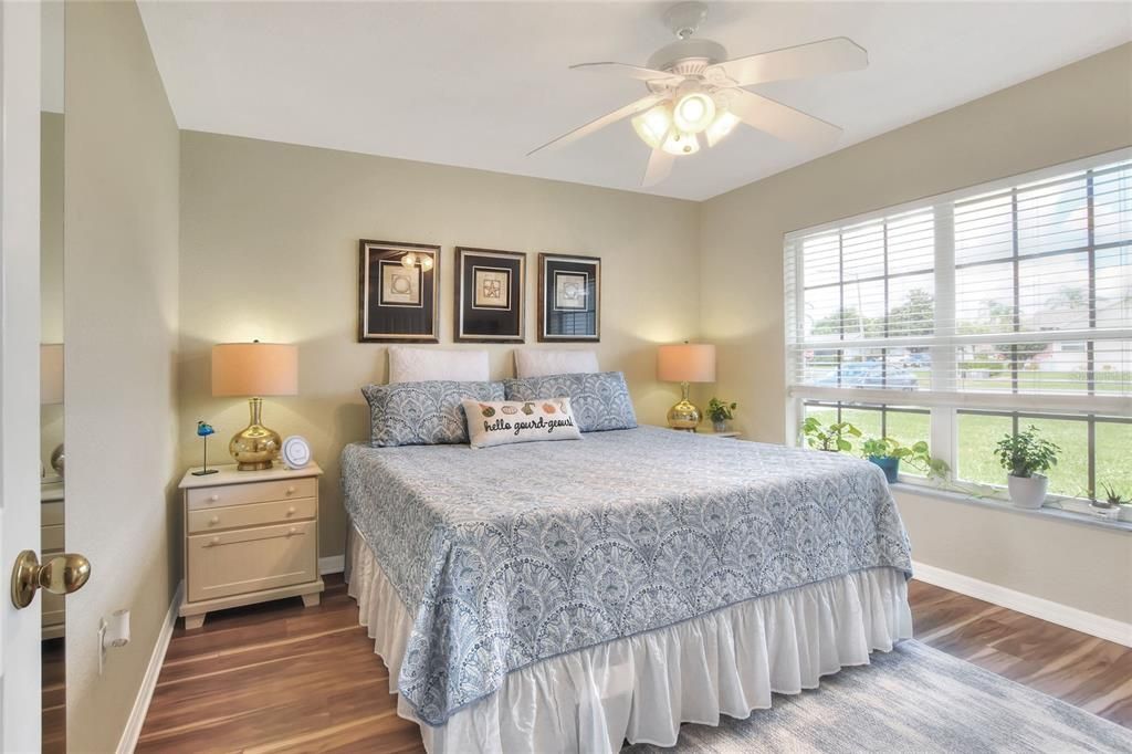 待售: $225,000 (2 贝兹, 2 浴室, 1226 平方英尺)