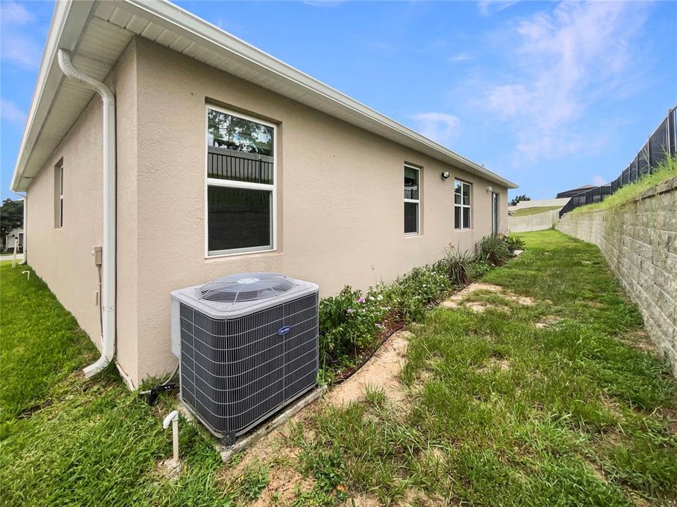 待售: $387,000 (4 贝兹, 2 浴室, 2073 平方英尺)