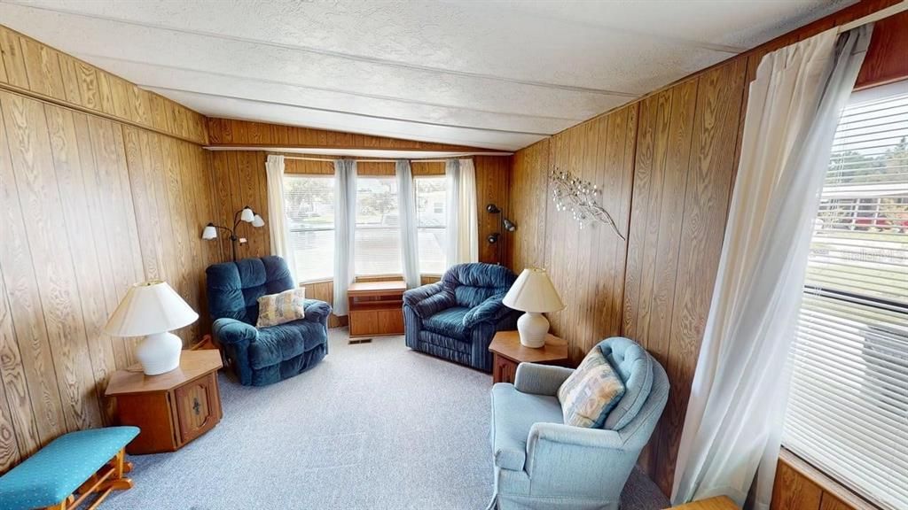 For Sale: $70,000 (2 beds, 2 baths, 1056 Square Feet)