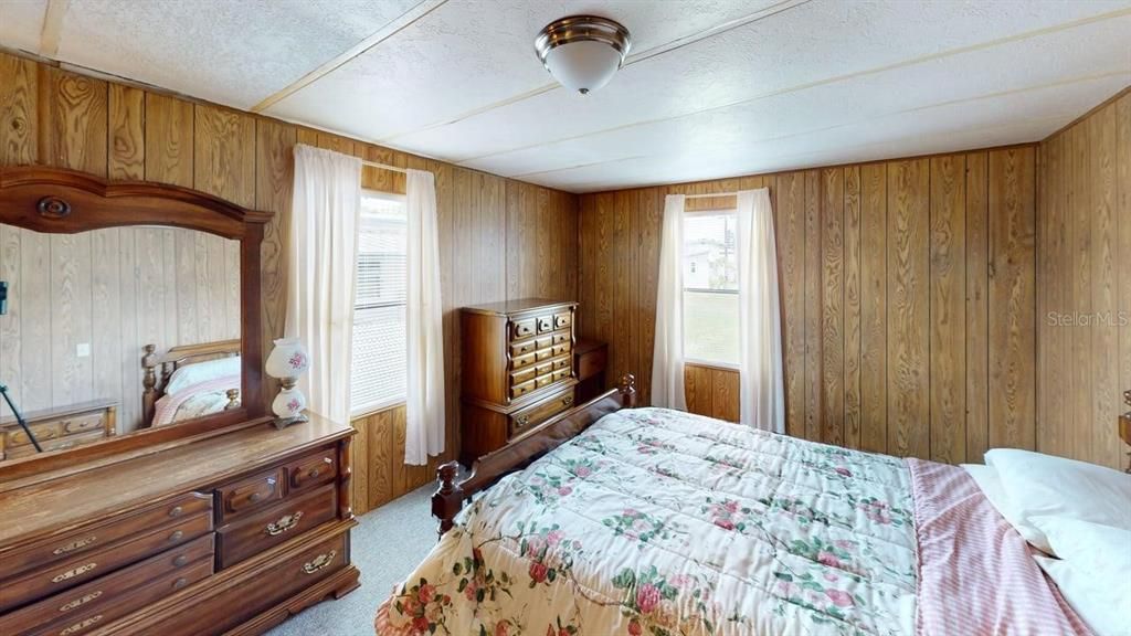 For Sale: $70,000 (2 beds, 2 baths, 1056 Square Feet)