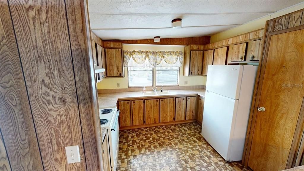 For Sale: $70,000 (2 beds, 2 baths, 1056 Square Feet)