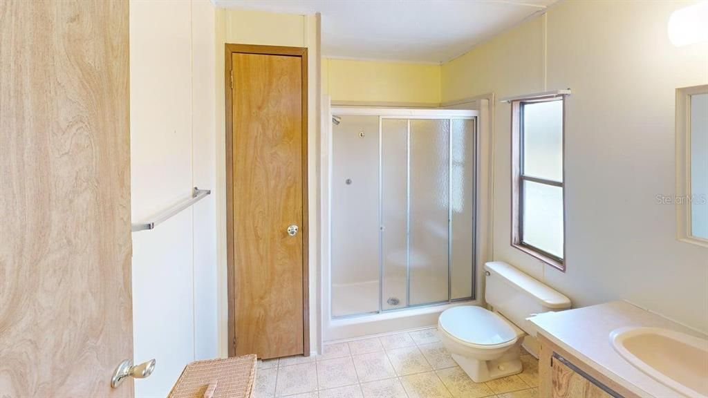 For Sale: $70,000 (2 beds, 2 baths, 1056 Square Feet)