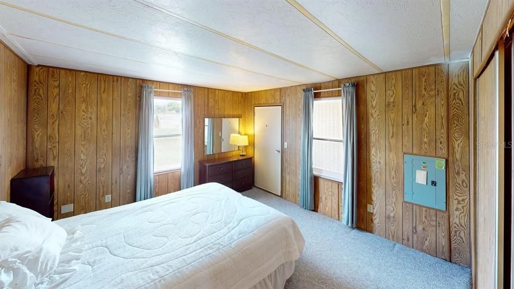 For Sale: $70,000 (2 beds, 2 baths, 1056 Square Feet)