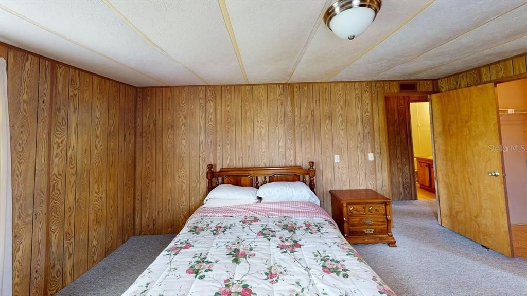 For Sale: $70,000 (2 beds, 2 baths, 1056 Square Feet)