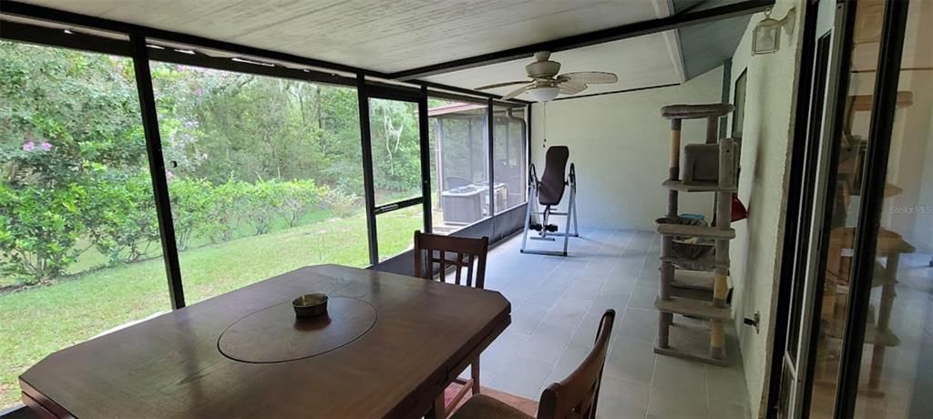 Active With Contract: $179,900 (2 beds, 2 baths, 959 Square Feet)