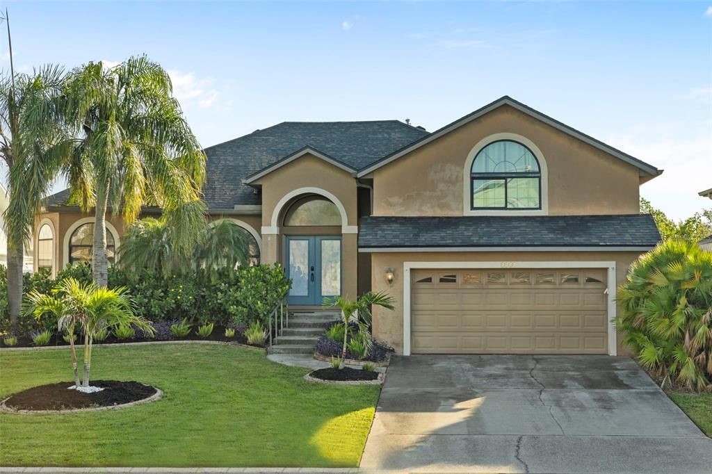 For Sale: $899,000 (3 beds, 3 baths, 2670 Square Feet)